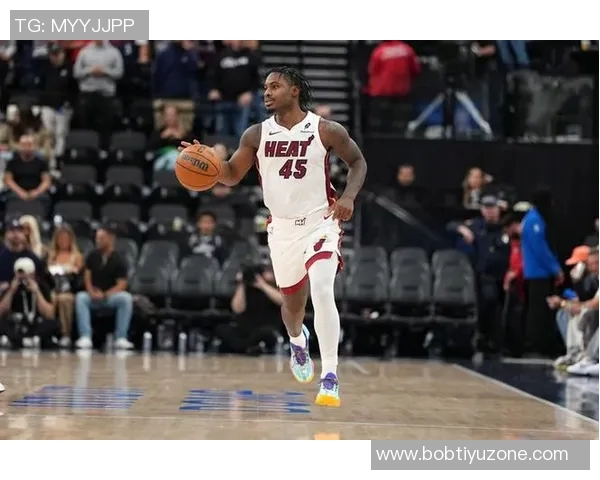 拉加贝尔点评快船阵容老化与防守缺失鲍威尔缺阵影响深远