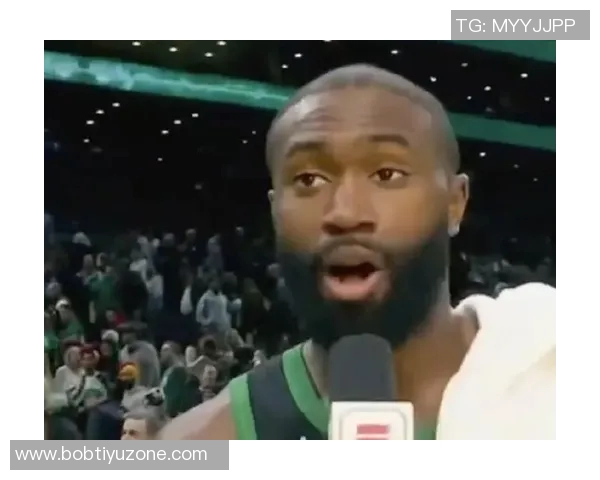 杰伦布朗对裁判漏判乔治铲翻表示愤怒认为这种情况不可接受 杰伦布朗对裁判漏判乔治铲翻表示愤怒认为这种情况不可接受