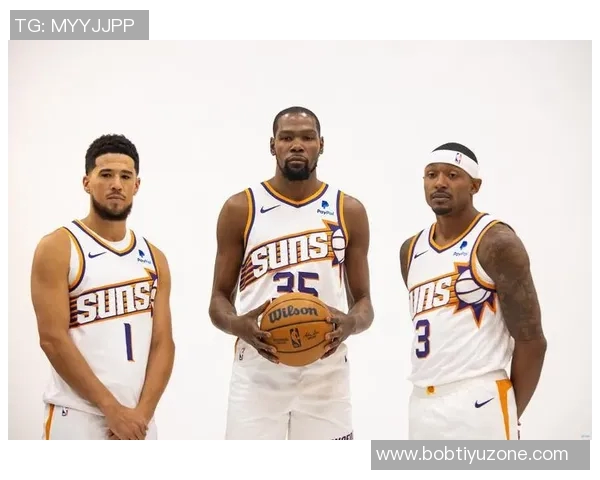 布克全能表现助力球队胜利14投7中贡献21分11助攻正负值高达21