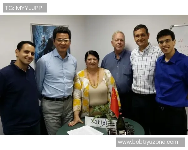 意大利发布海报支持以色列小曼奇尼雷特吉埃斯波西托共同出镜