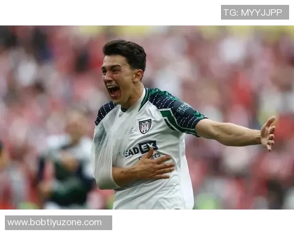 桑德兰官方推特盛赞中卫巴拉德的精彩表现引发球迷热议与期待